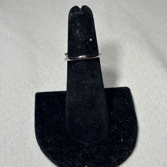 New! Butterfly Silver Tone Ring Size 5 Costume Jewelry Hypoallergenic - Picture 2 of 5